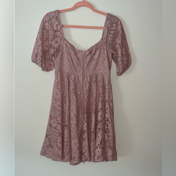 Lacy Summer Dress - Picture 4 of 4